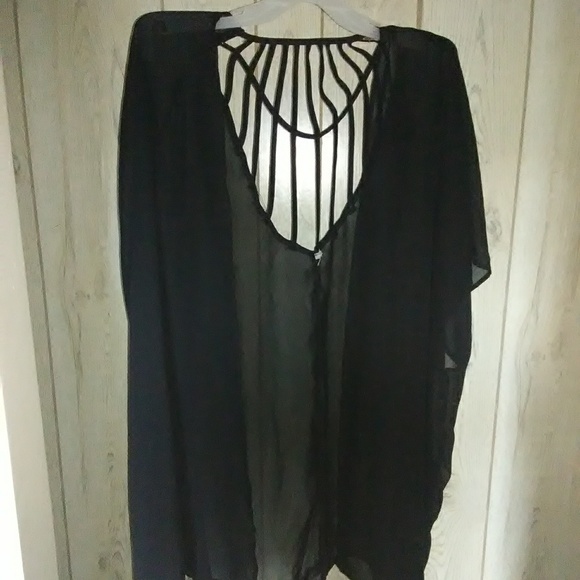 Women's Top - Picture 1 of 2